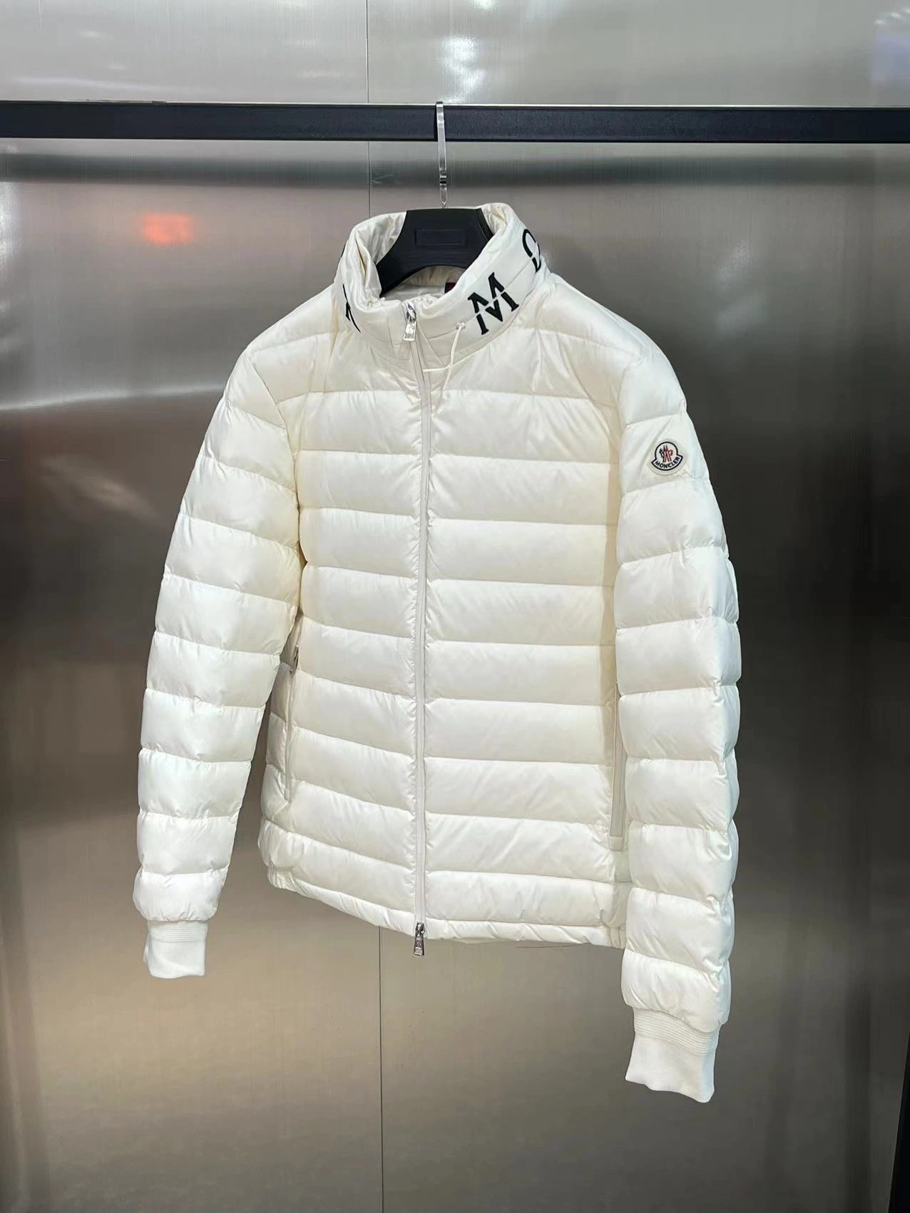 RelaxedFit Moncler Down Jackets 146043
