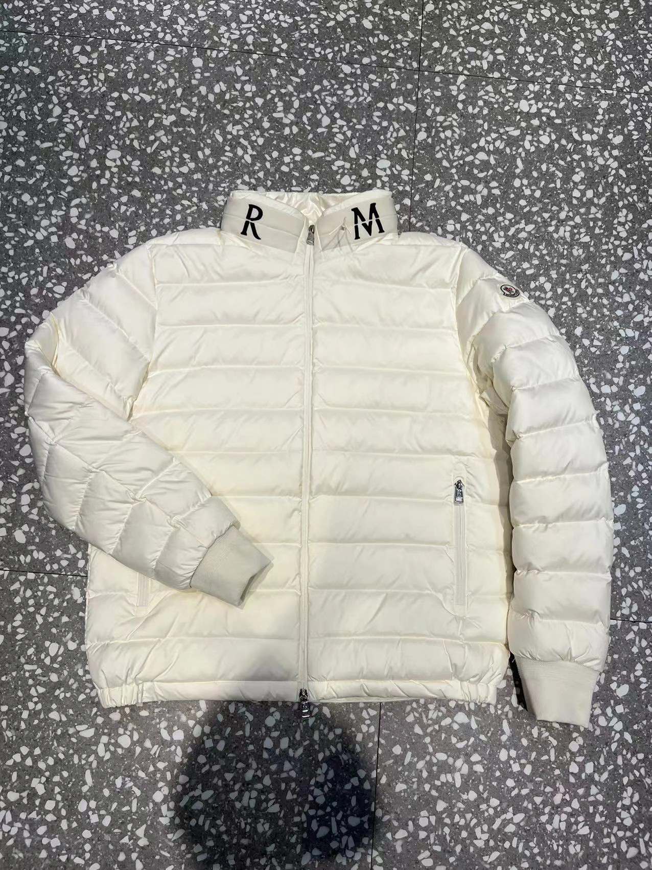 RelaxedFit Moncler Down Jackets 146043