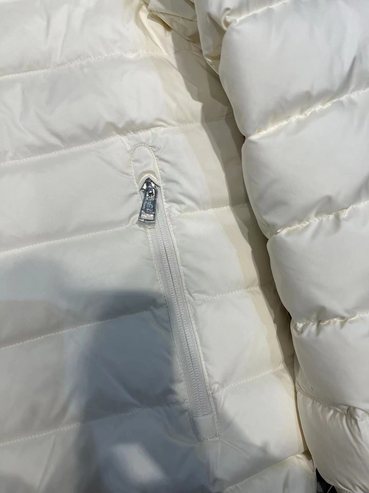 RelaxedFit Moncler Down Jackets 146043