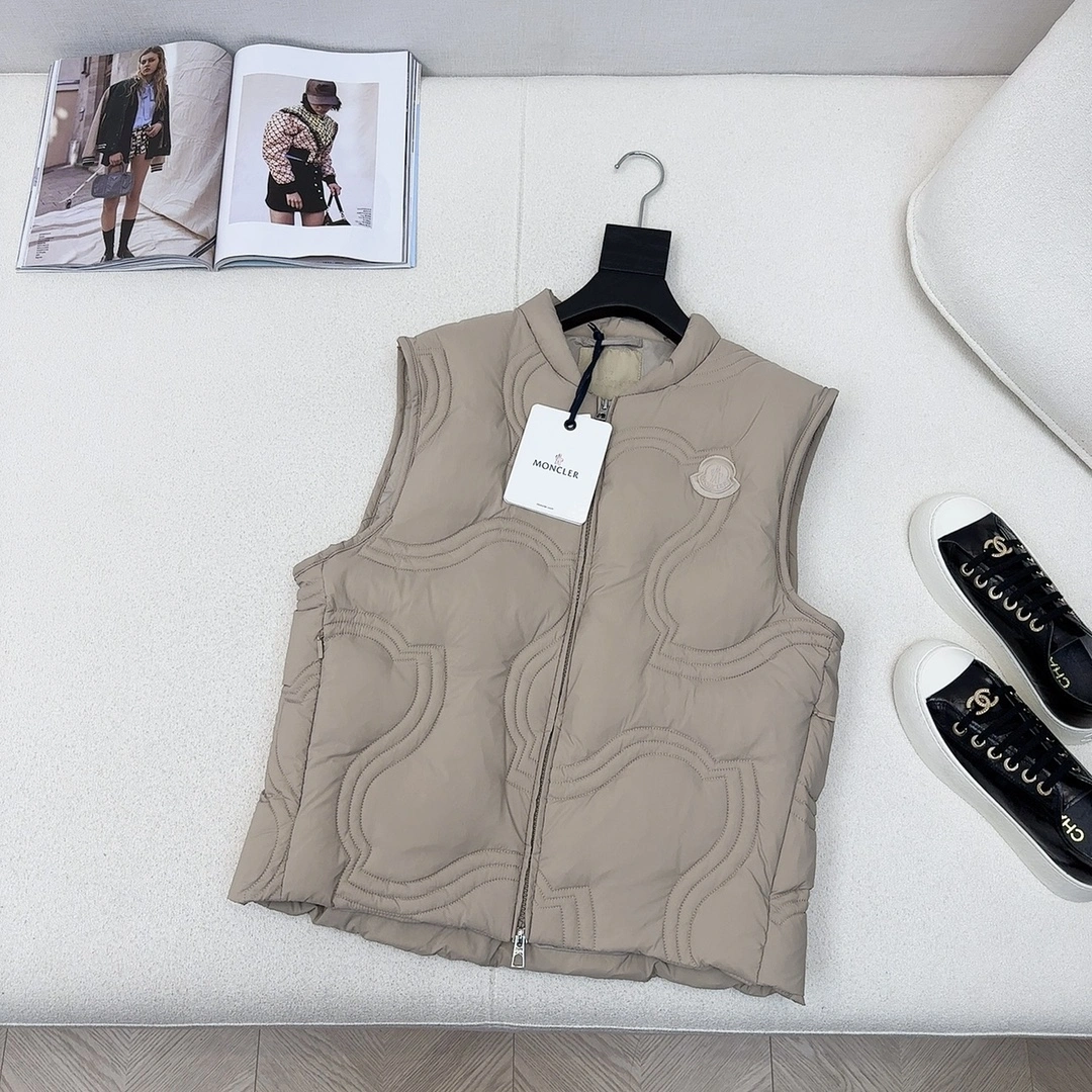 Moncler Down Jackets Comfortable 146035