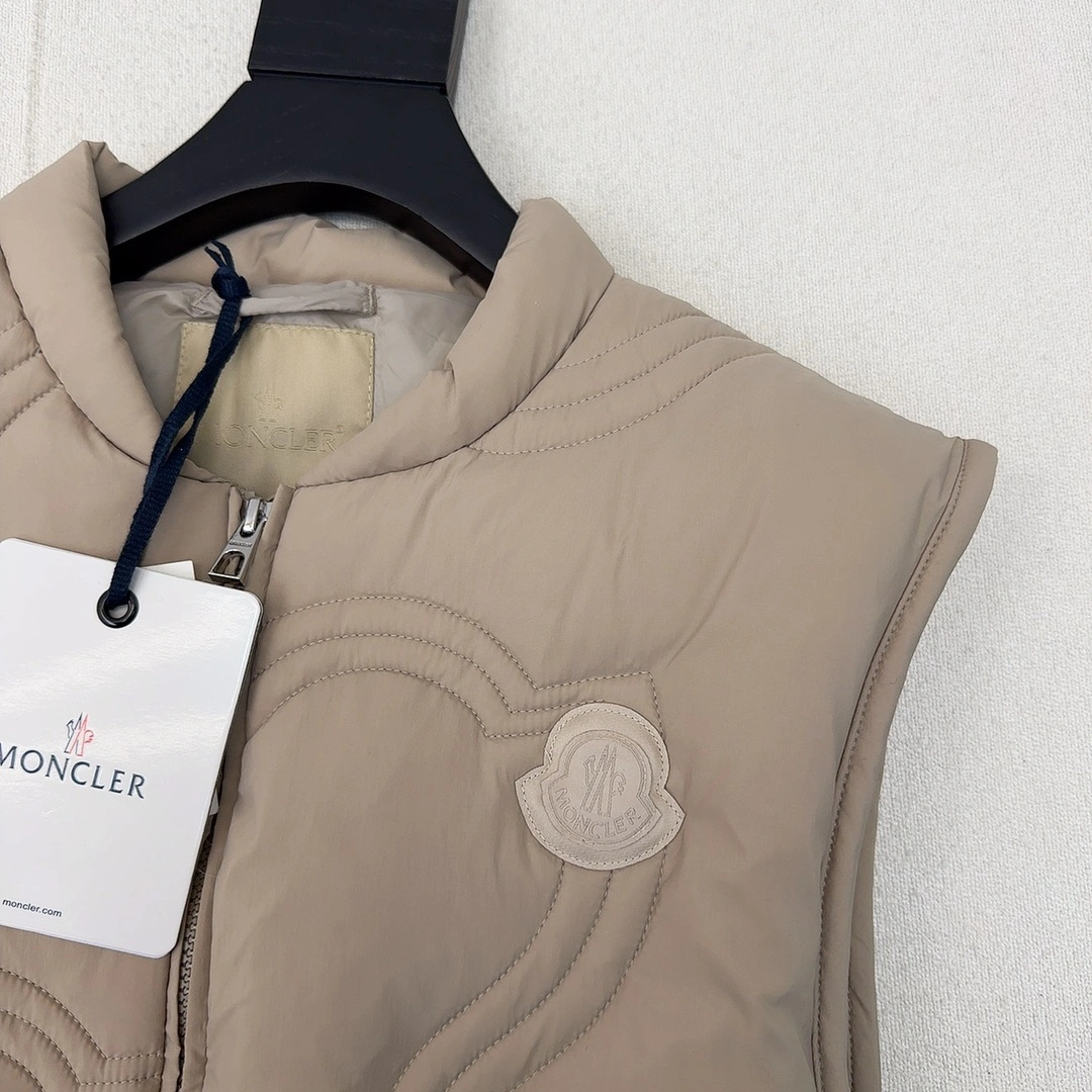 Moncler Down Jackets Comfortable 146035