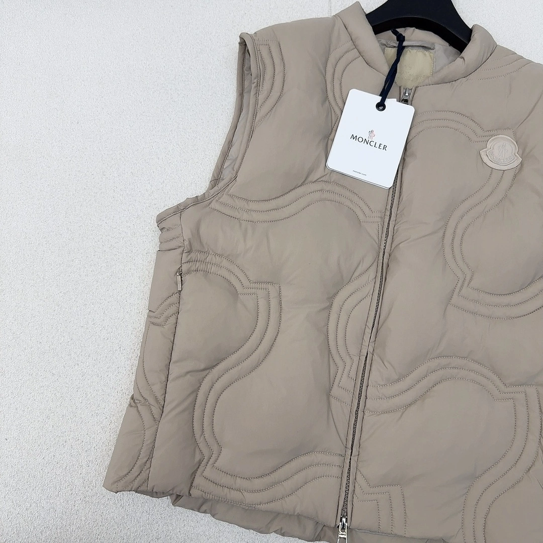 Moncler Down Jackets Comfortable 146035