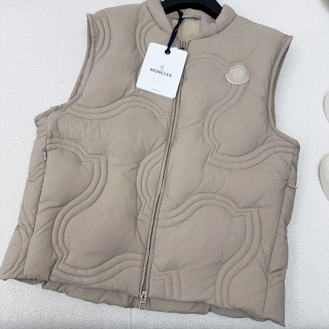 Moncler Down Jackets Comfortable 146035