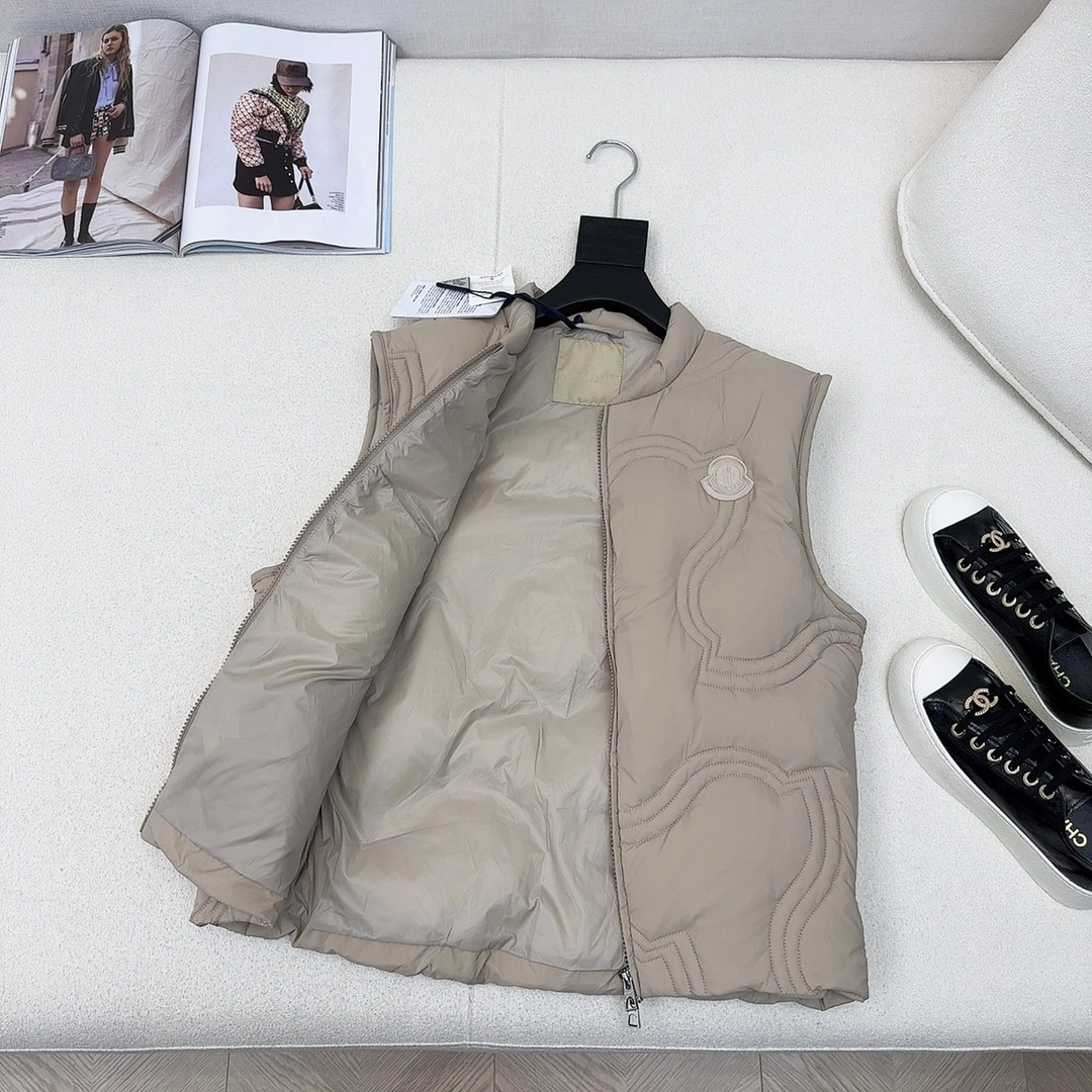 Moncler Down Jackets Comfortable 146035