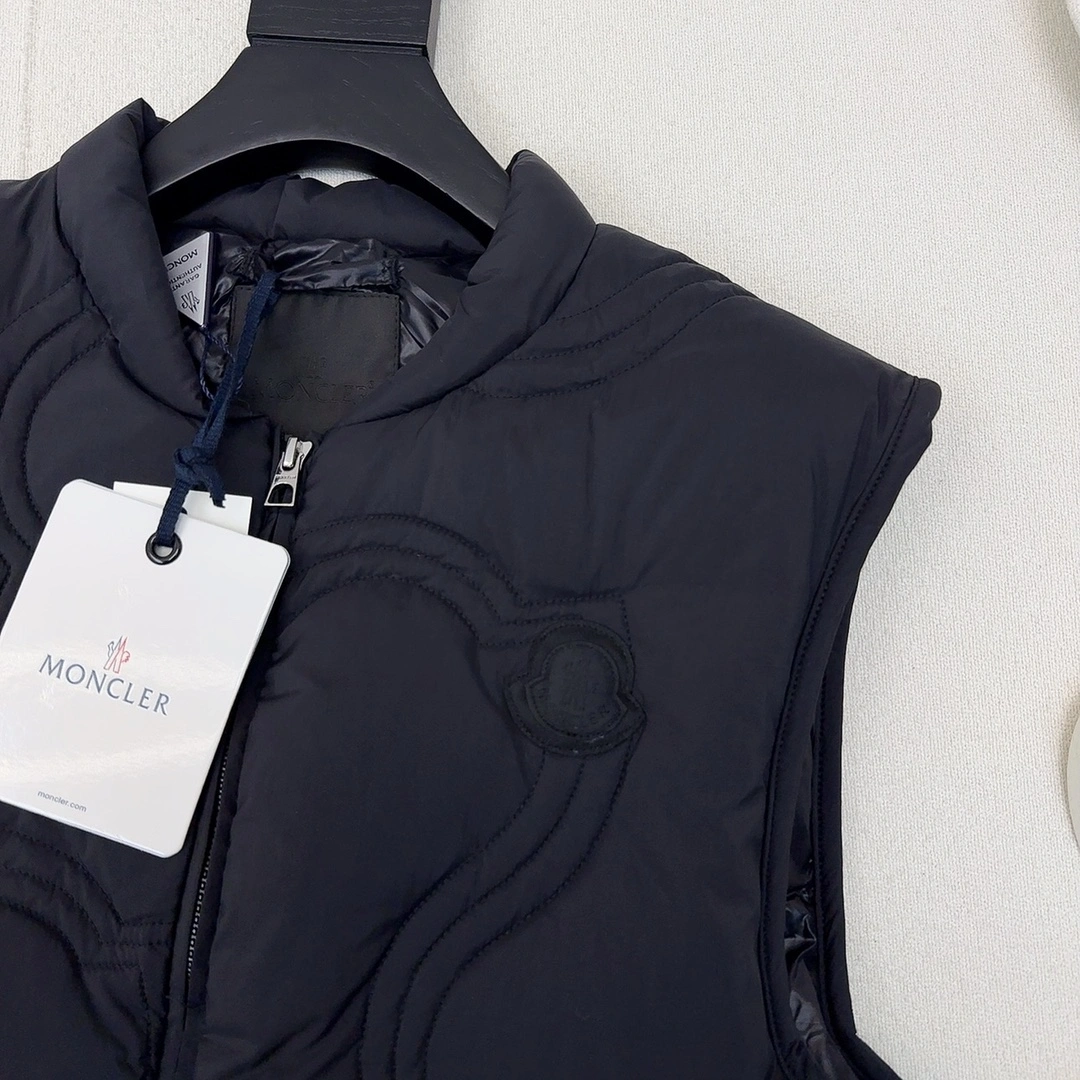 Durable Moncler Down Jackets 146034