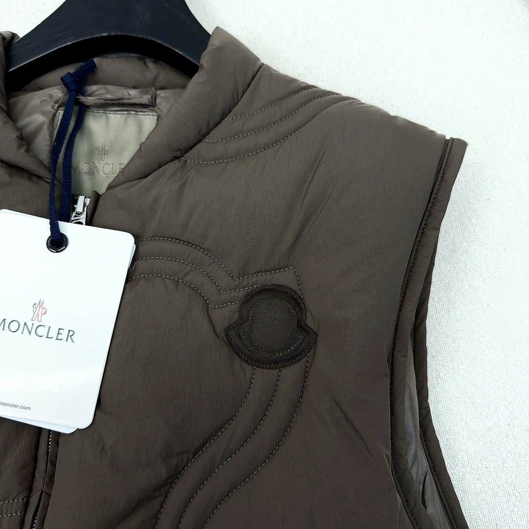 Attractive Moncler Down Jackets 146036