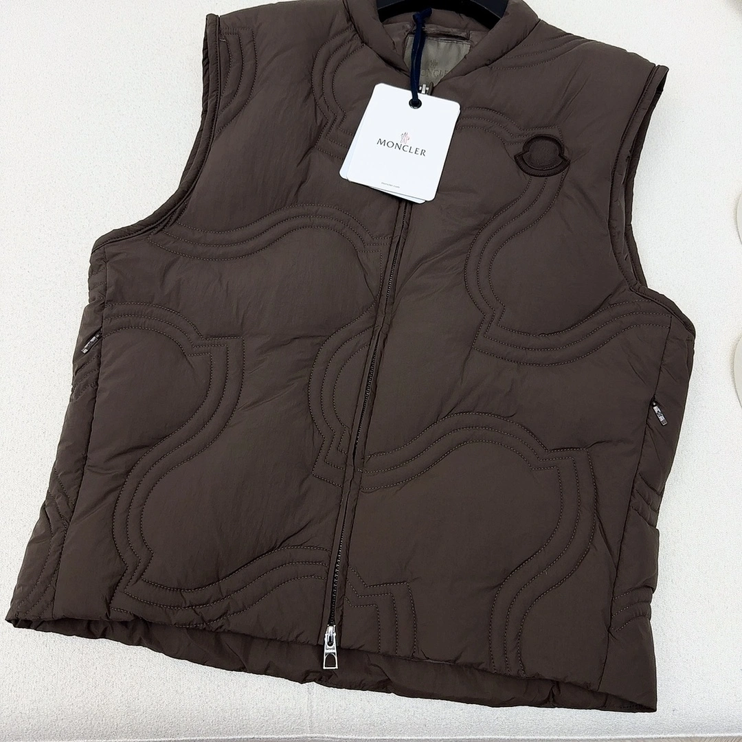 Attractive Moncler Down Jackets 146036