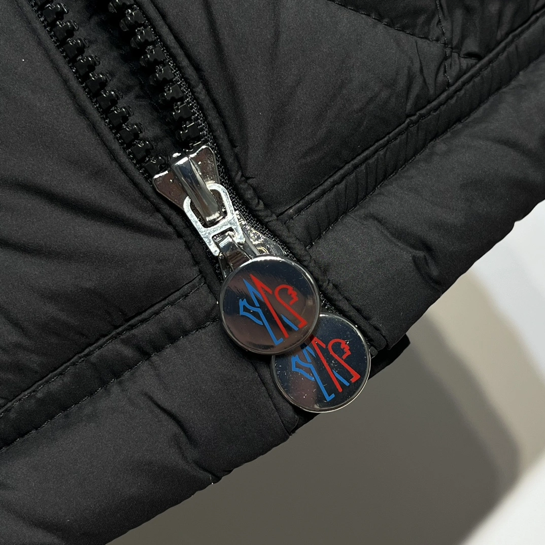 GoAnywhere Moncler Down Jackets 146049