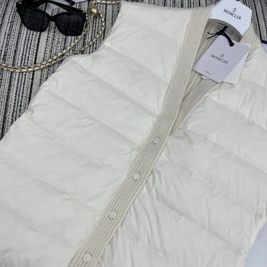 Moncler Down Jackets Effortless 146039