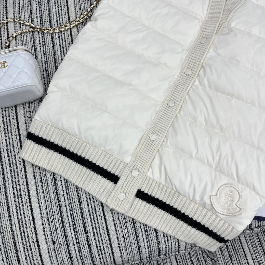 Moncler Down Jackets Effortless 146039