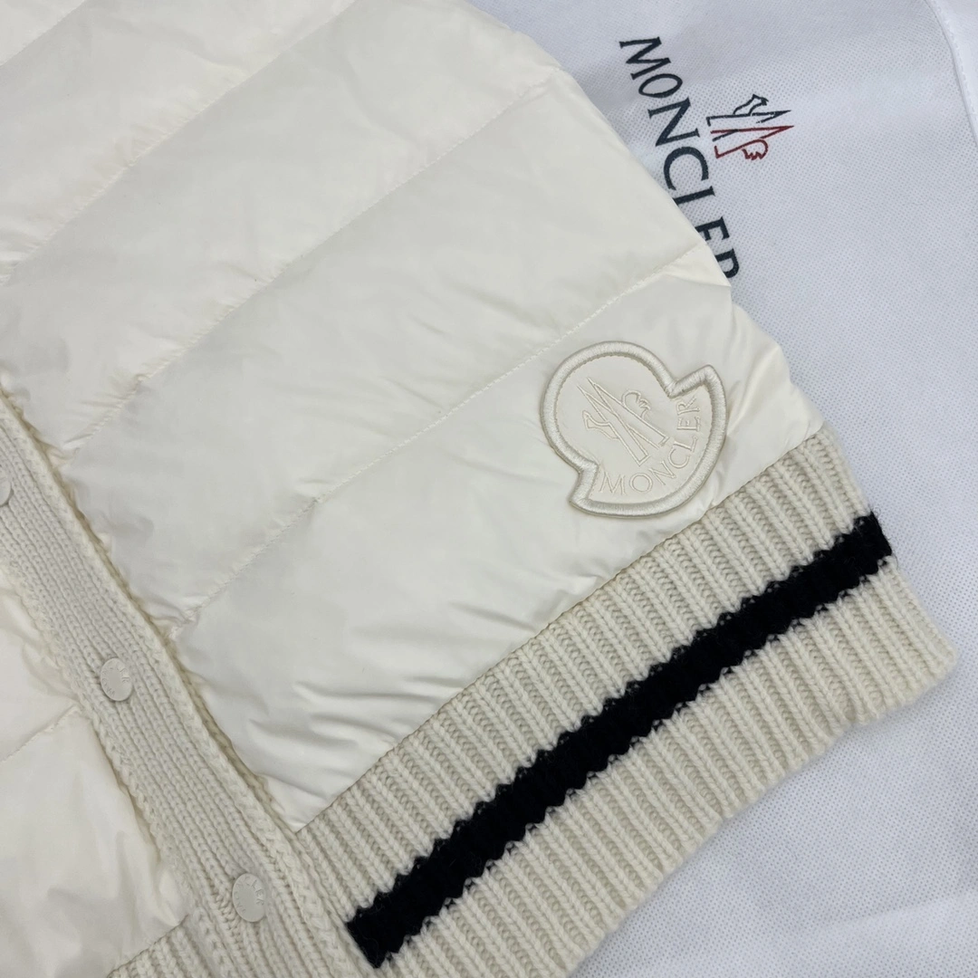 Moncler Down Jackets Effortless 146039