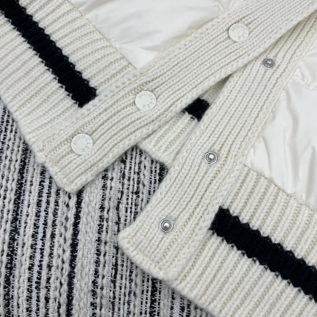 Moncler Down Jackets Effortless 146039