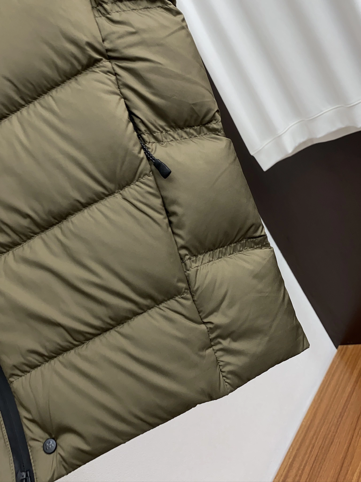Moncler Down Jackets Tailored 146038