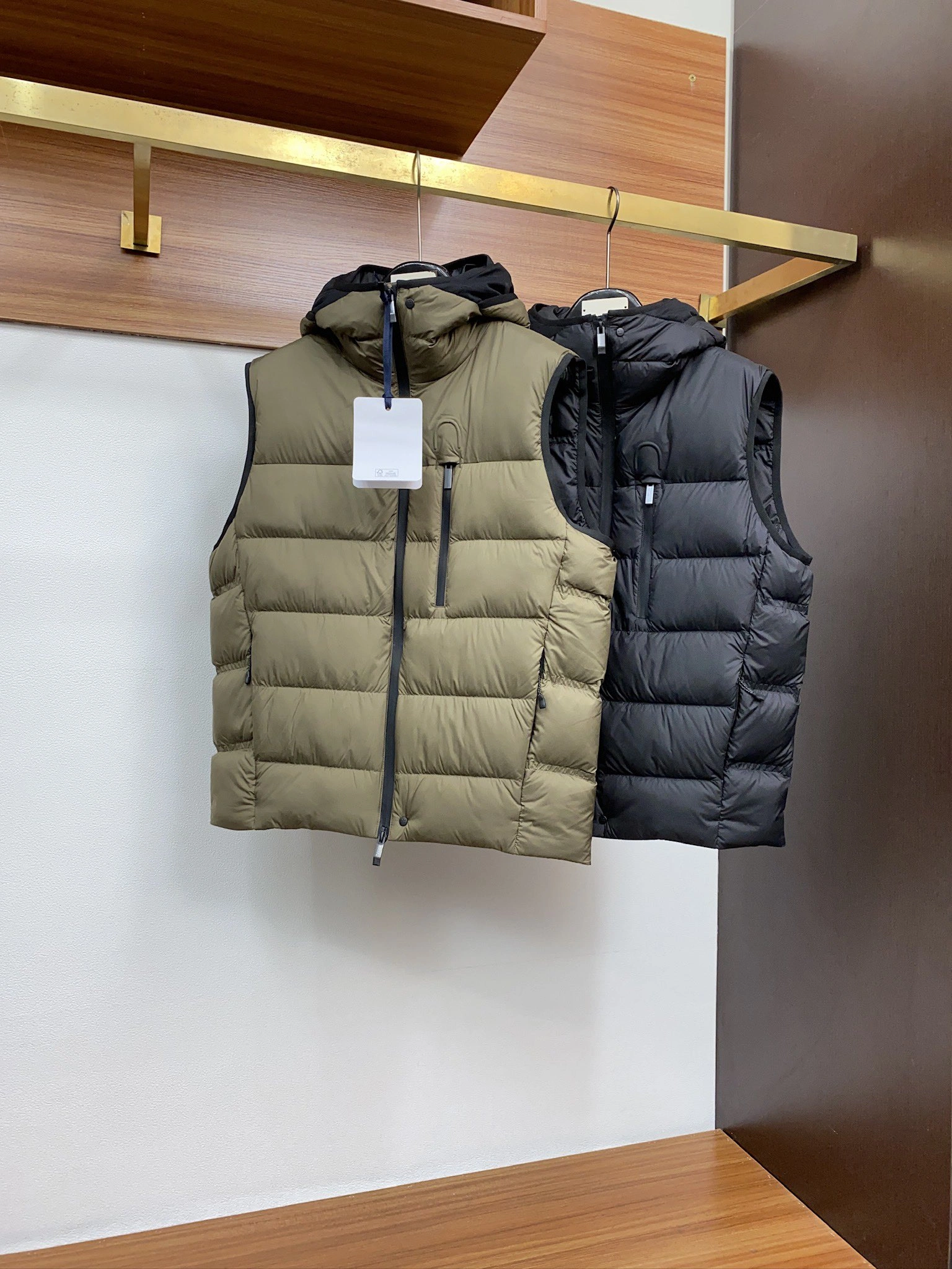 Moncler Down Jackets Seasonal 146029