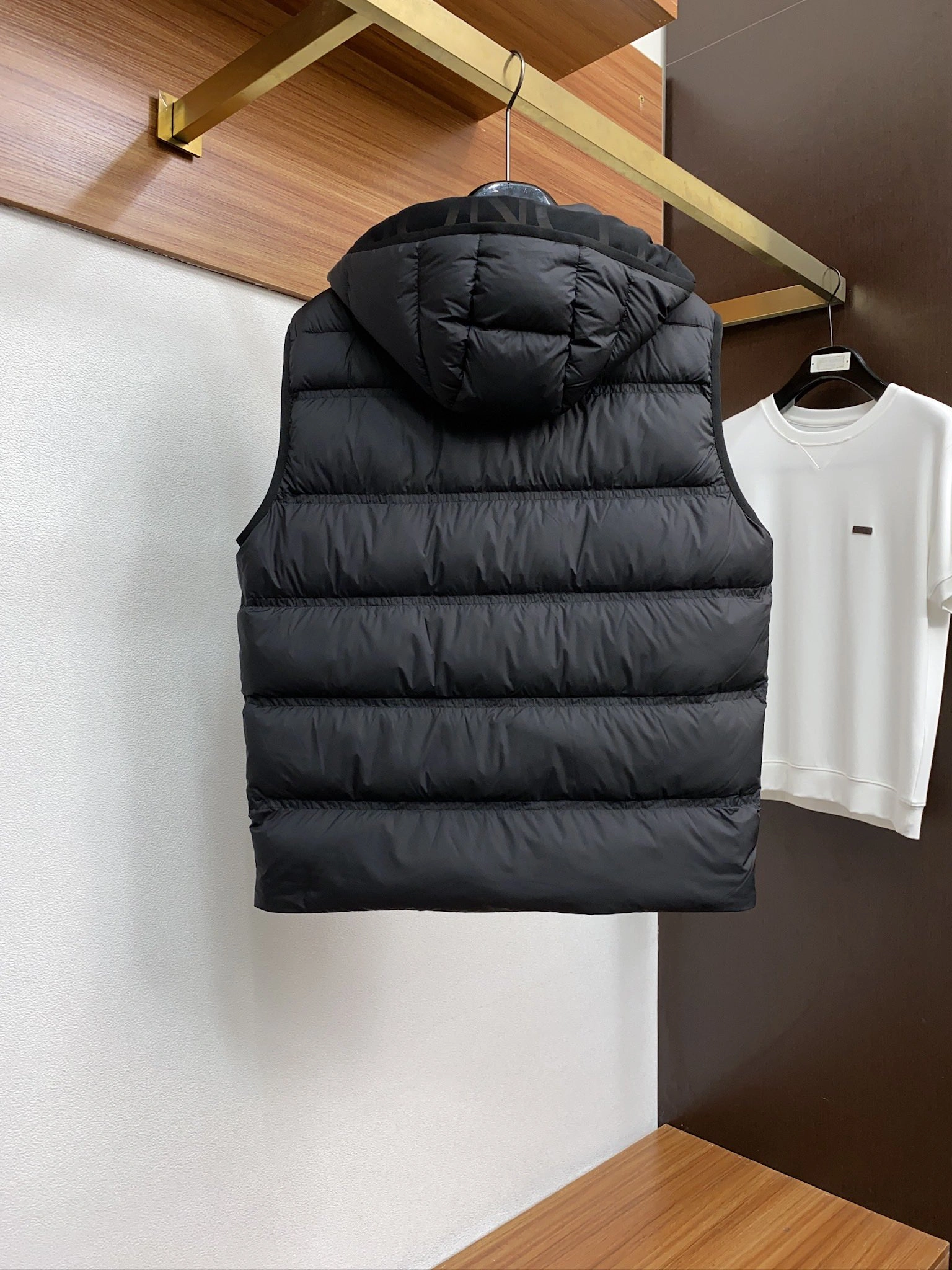 Moncler Down Jackets Seasonal 146029