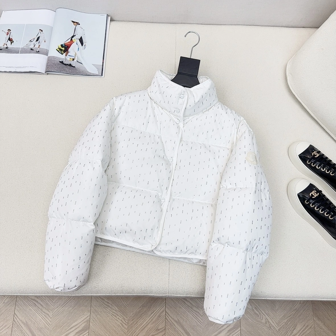 Moncler Down Jackets Cozy 146028