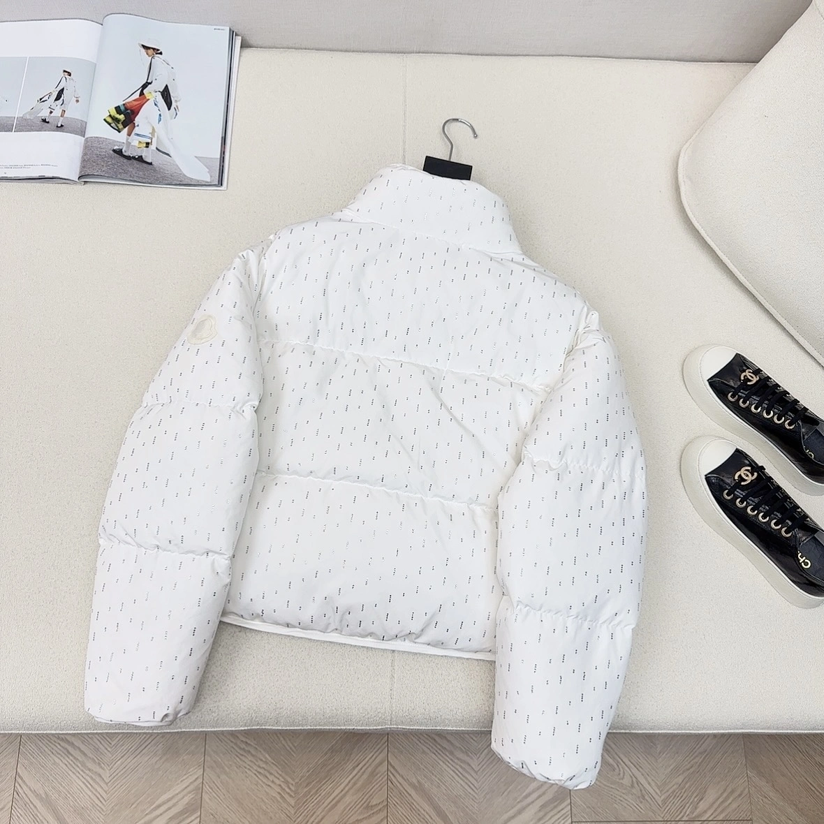 Moncler Down Jackets Cozy 146028
