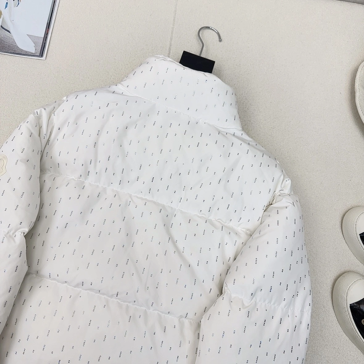 Moncler Down Jackets Cozy 146028