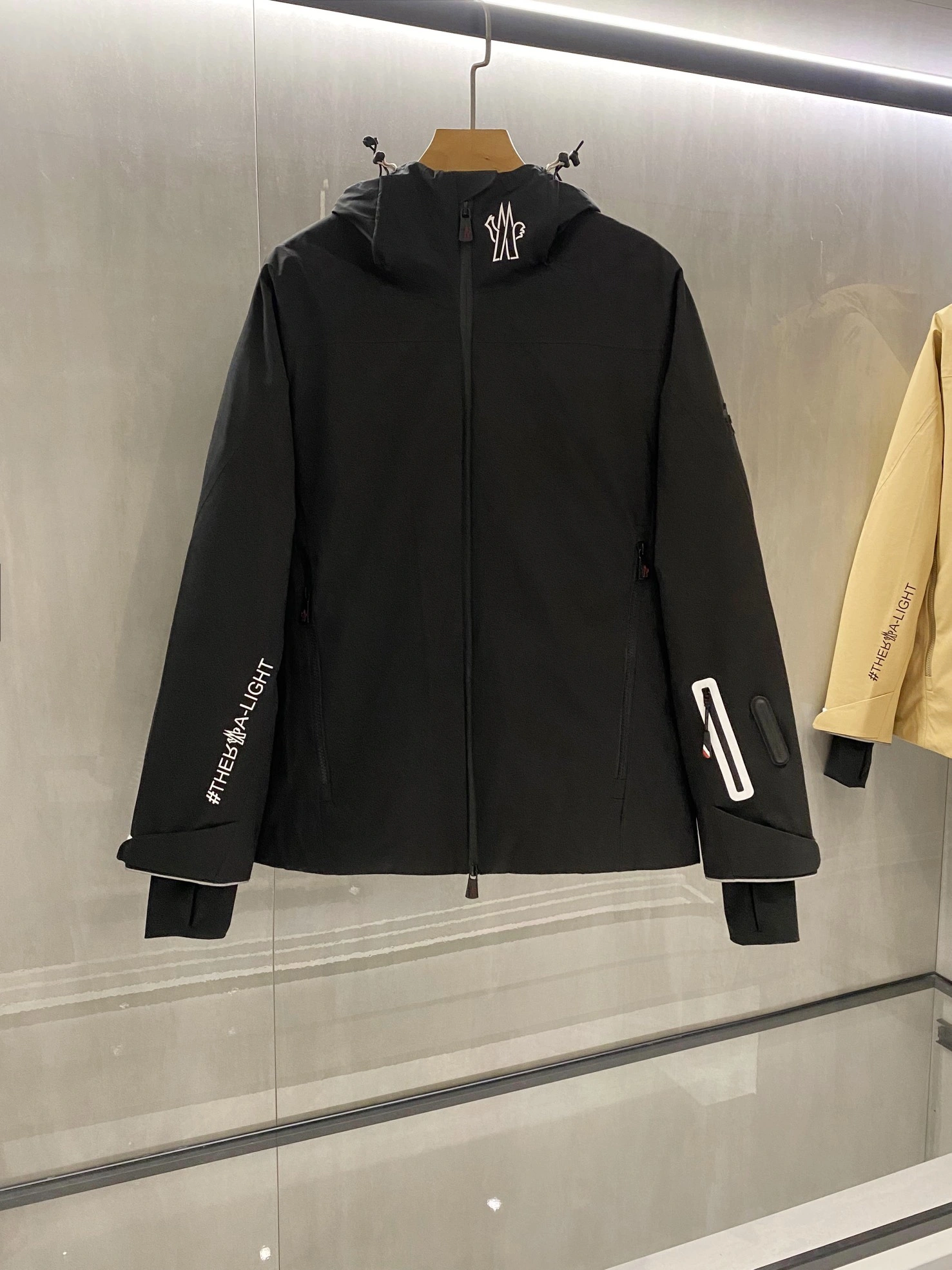 Minimalist Moncler Down Jackets 146032