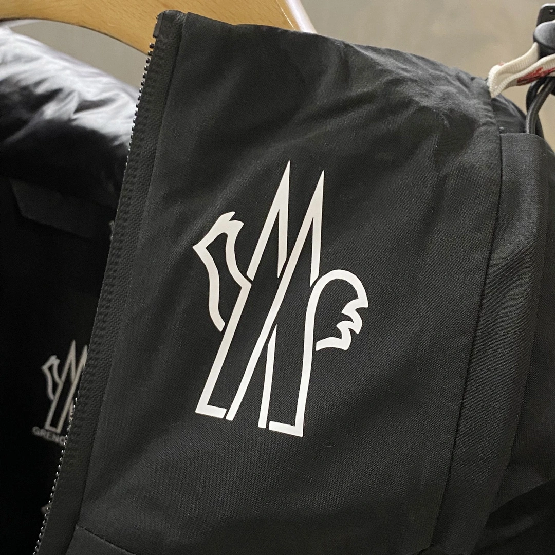 Minimalist Moncler Down Jackets 146032