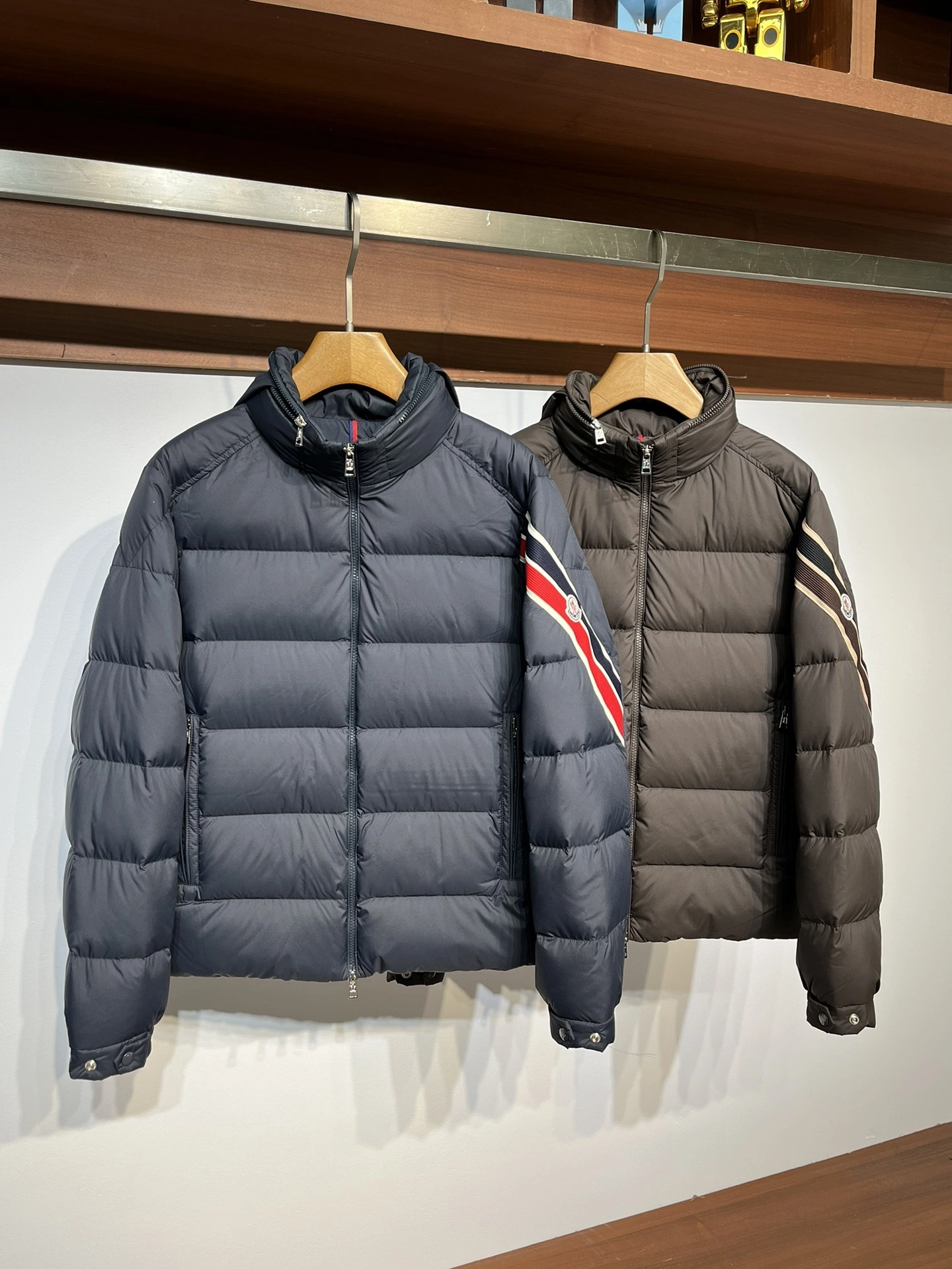 Fashionable Moncler Down Jackets 146037