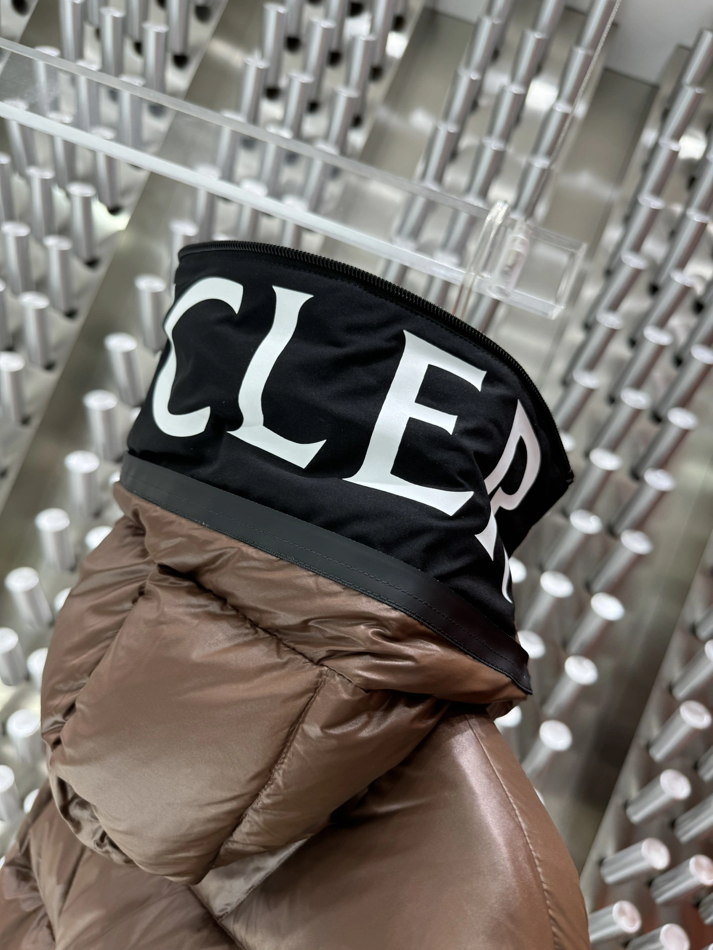 WaterResistant Moncler Down Jackets 146024