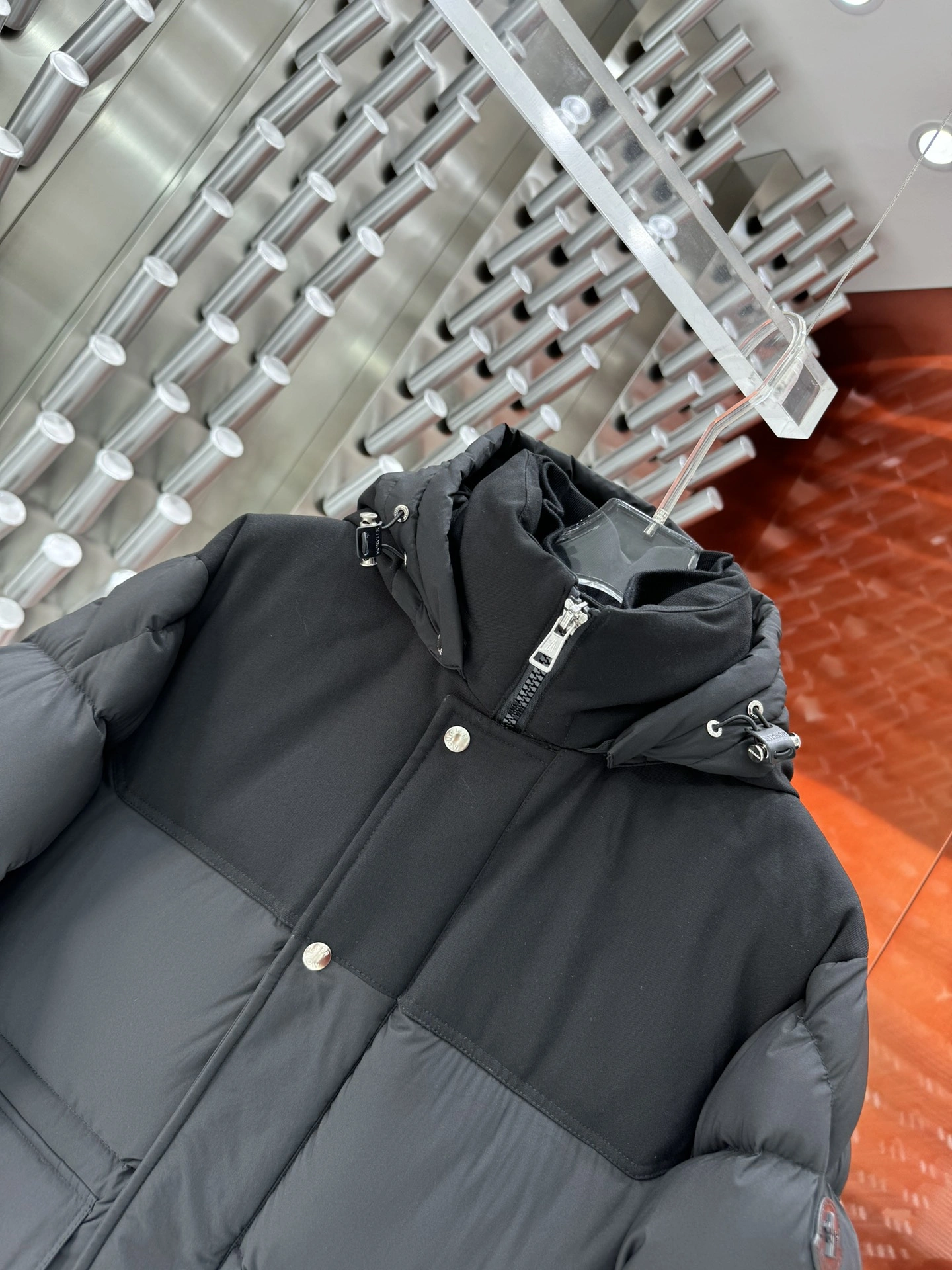 Moncler Down Jackets Breathable 146019