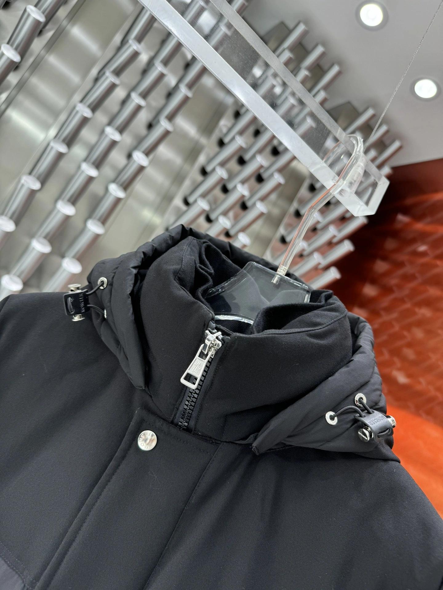 Moncler Down Jackets Breathable 146019
