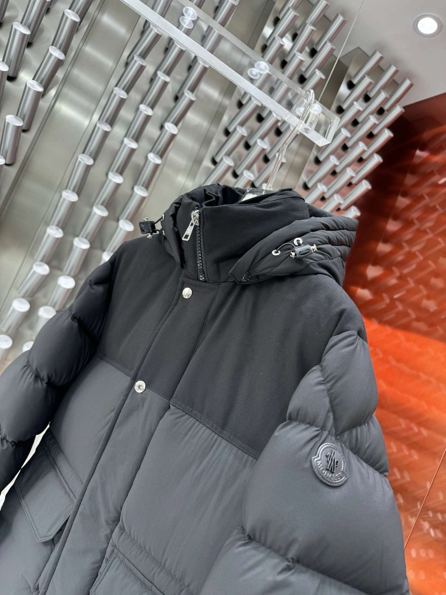 Moncler Down Jackets Breathable 146019