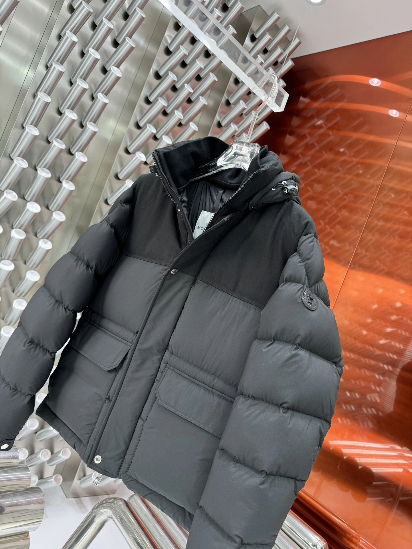 Moncler Down Jackets Breathable 146019