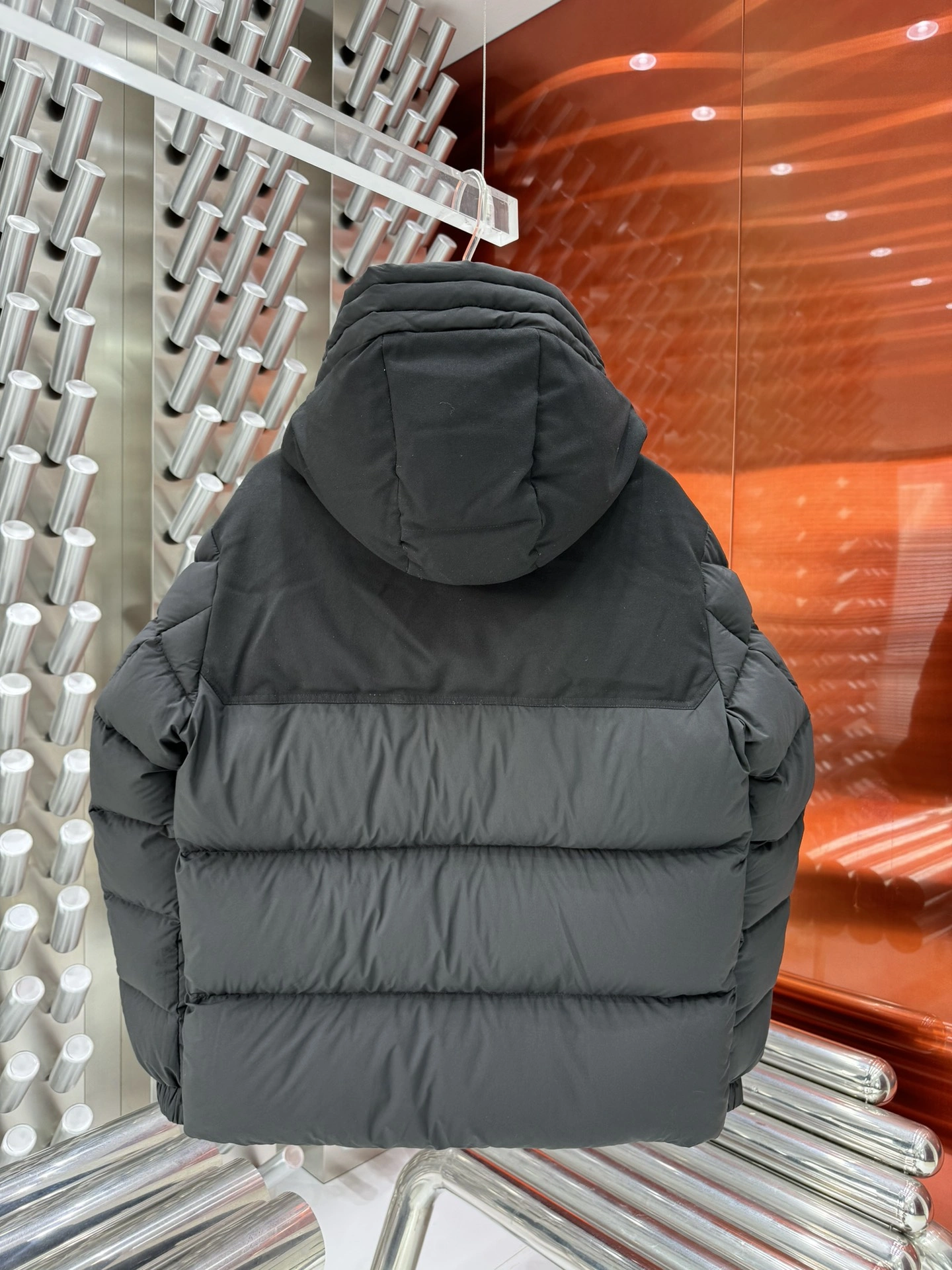 Moncler Down Jackets Breathable 146019