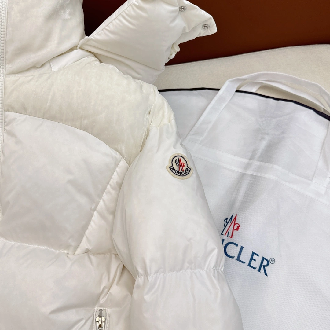 Moncler Down Jackets DailyWear 146017