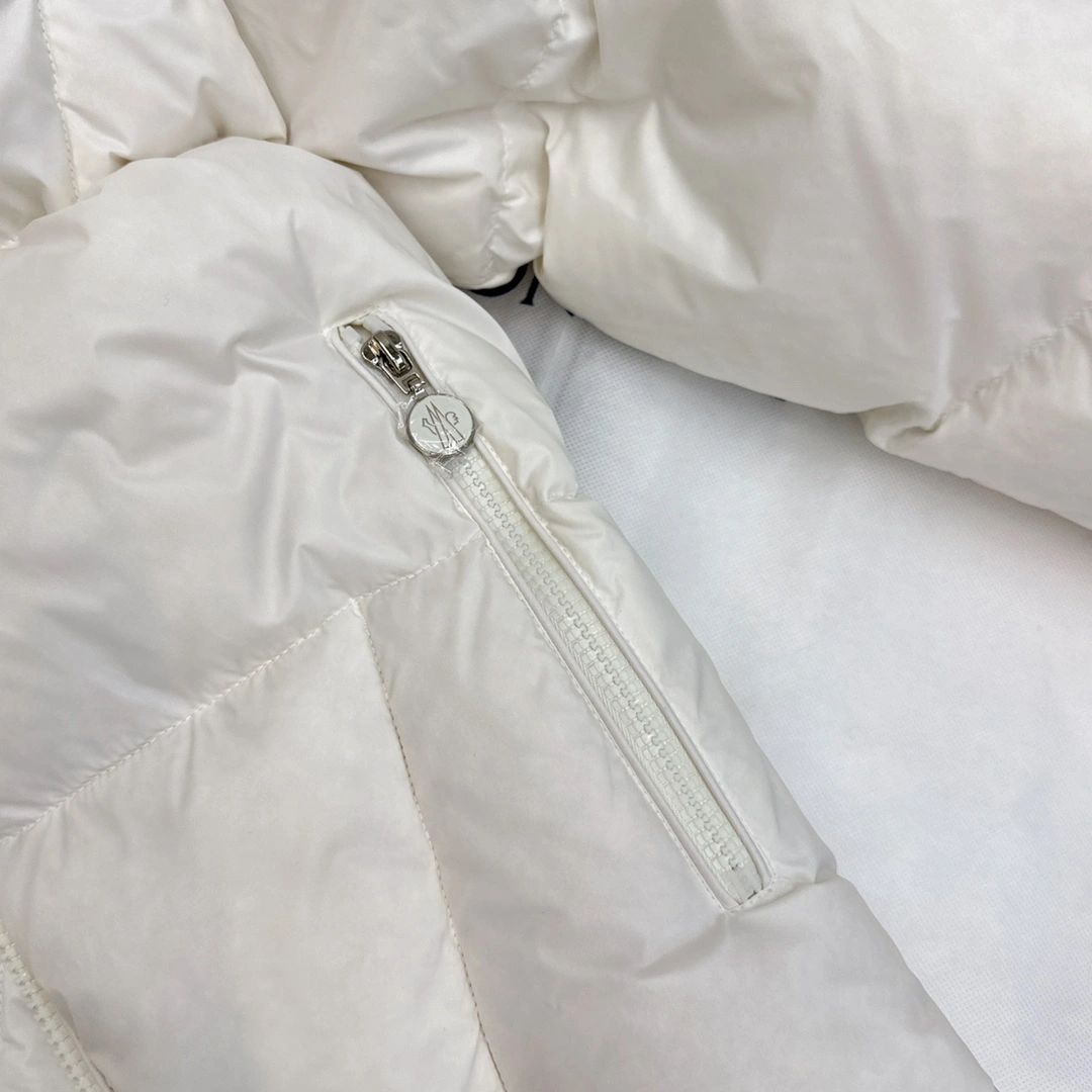 Moncler Down Jackets DailyWear 146017