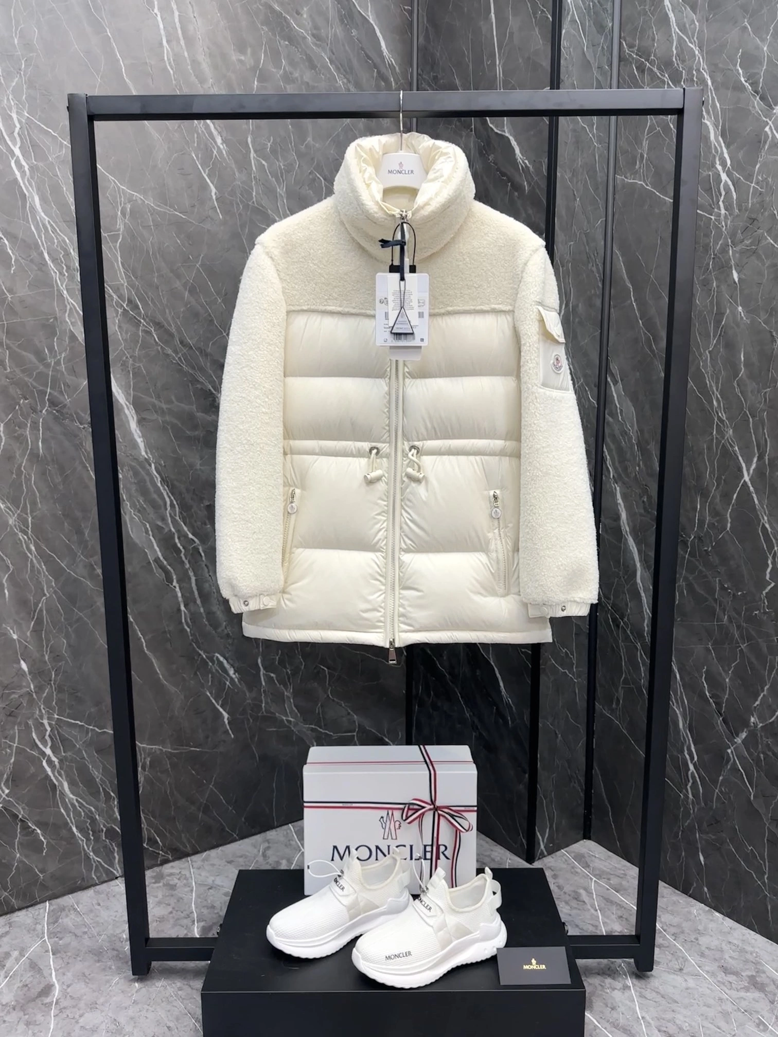 Moncler Down Jackets SoftTouch 146014