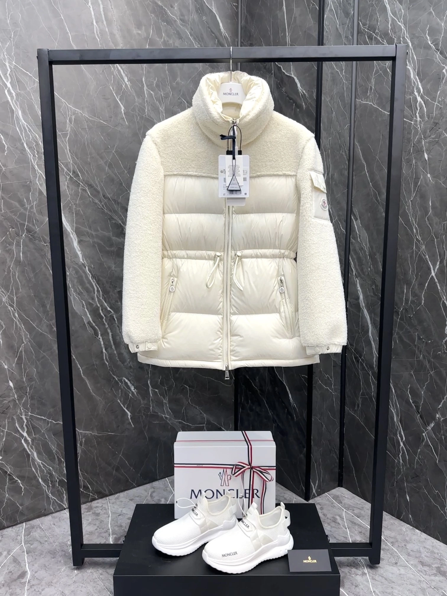 Moncler Down Jackets SoftTouch 146014