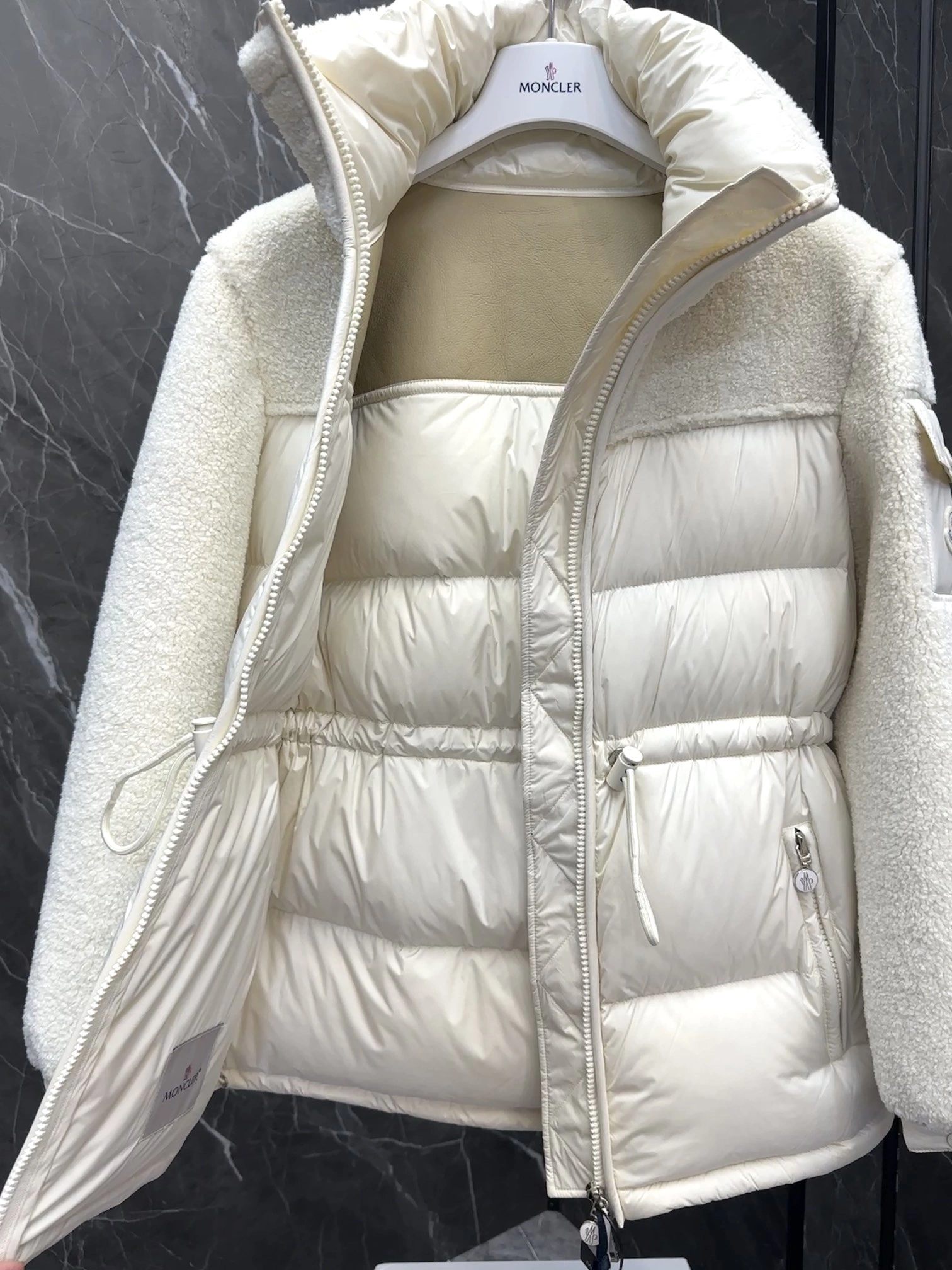 Moncler Down Jackets SoftTouch 146014