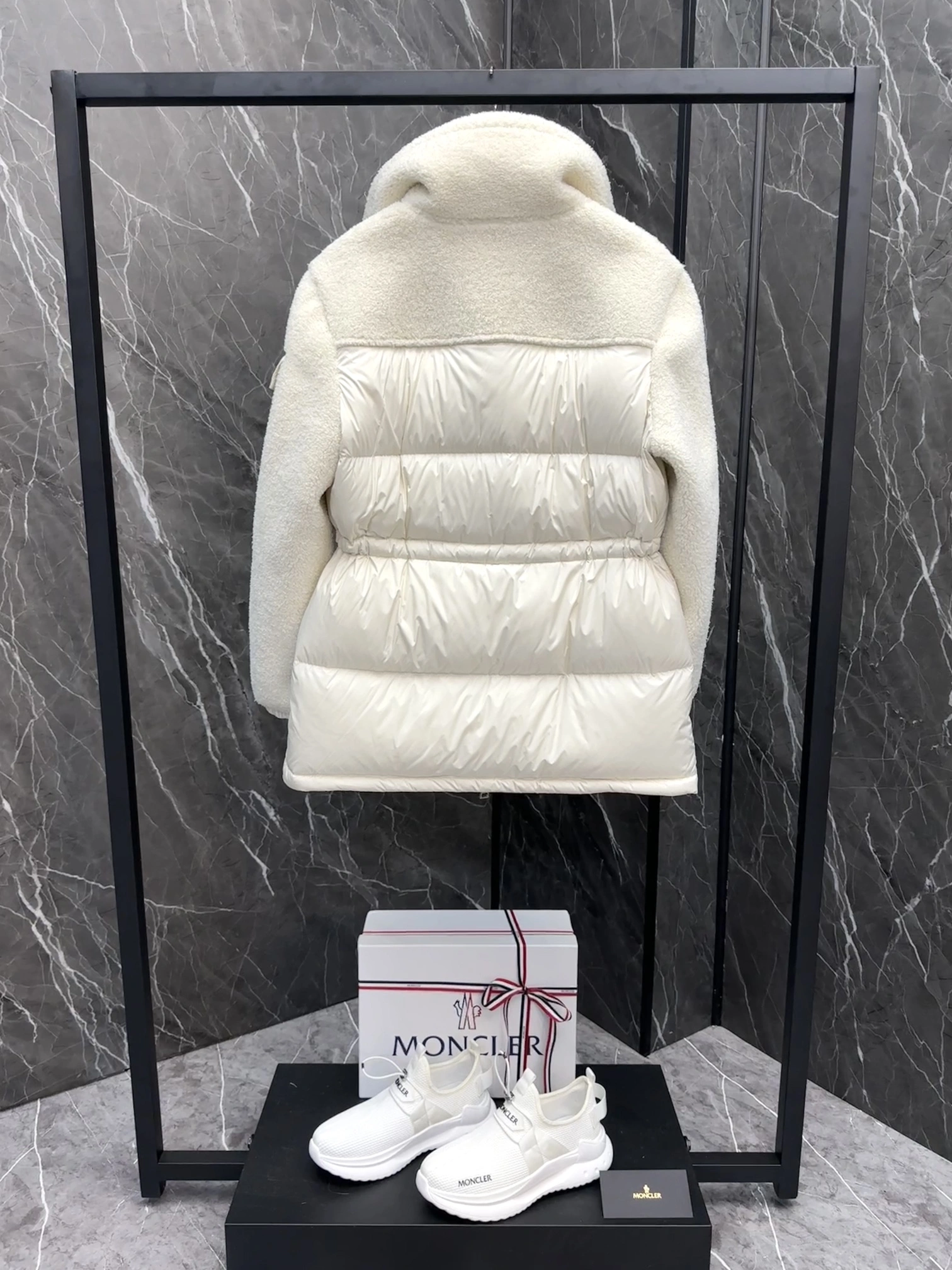 Moncler Down Jackets SoftTouch 146014