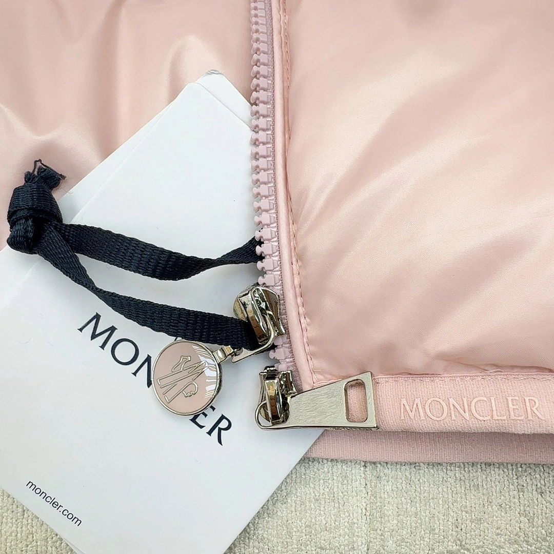 Moncler Down Jackets Attractive 146018