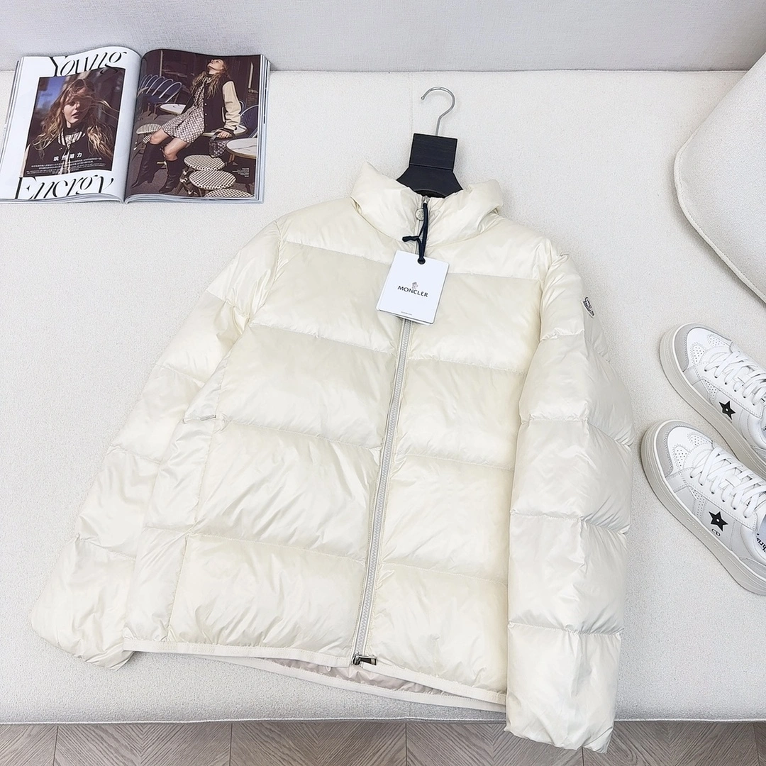 Moncler Down Jackets Chic 146008