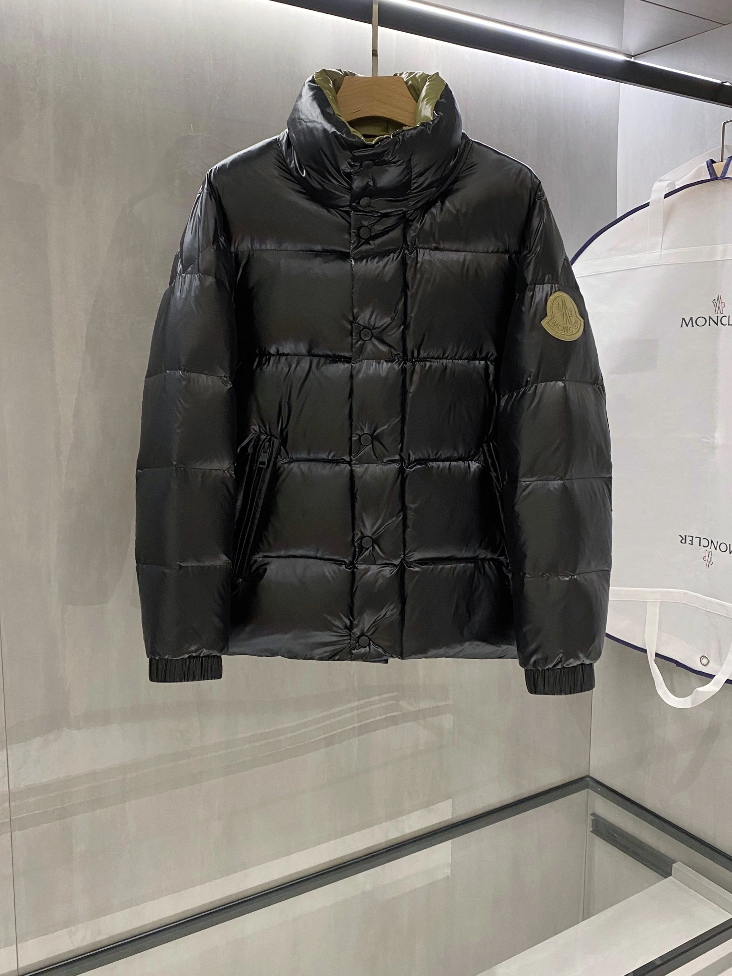 TechFriendly Moncler Down Jackets 146005