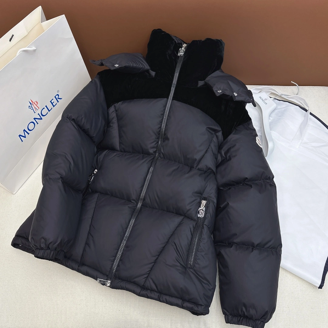 EyeCatching Moncler Down Jackets 146009