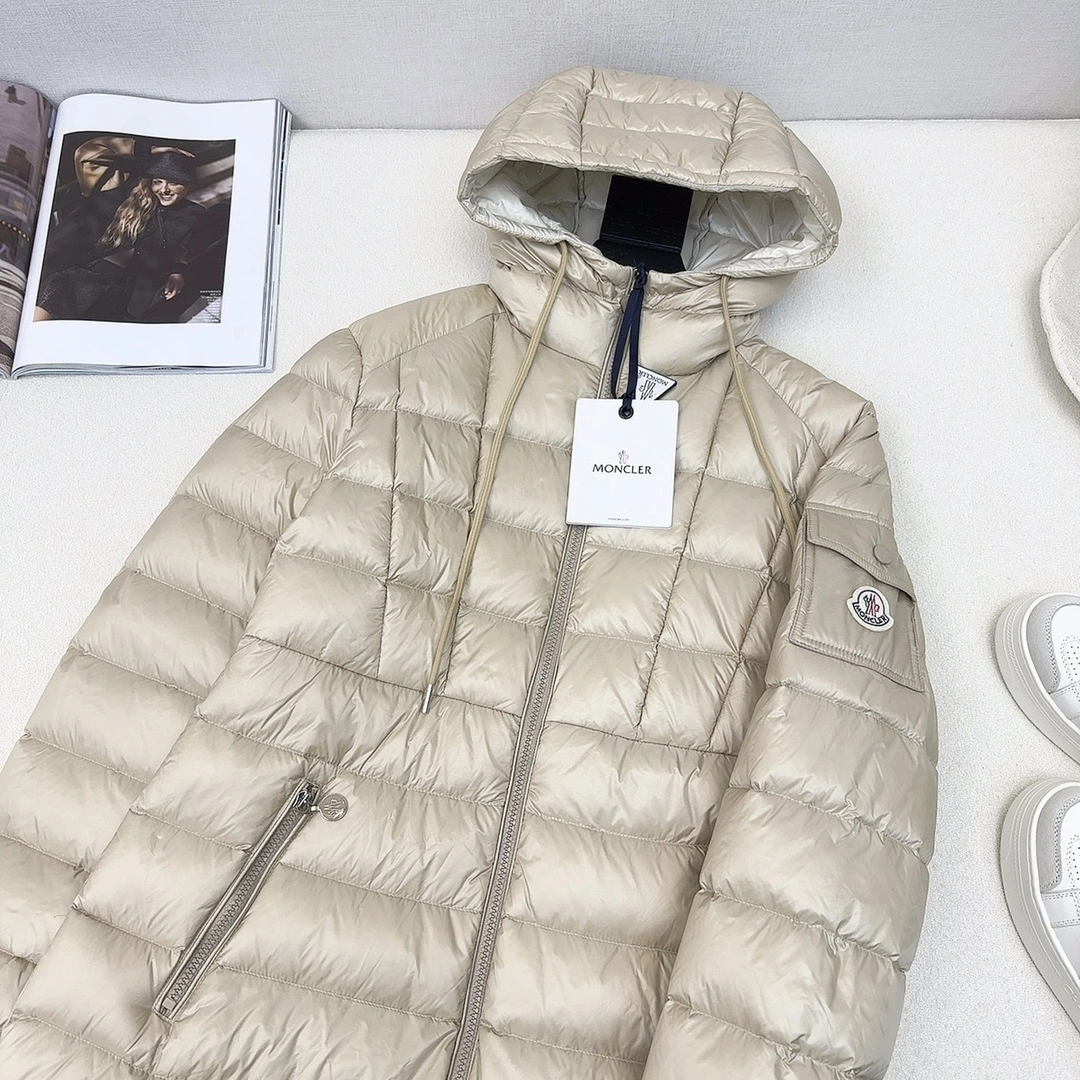 Moncler Down Jackets Flexible 146006