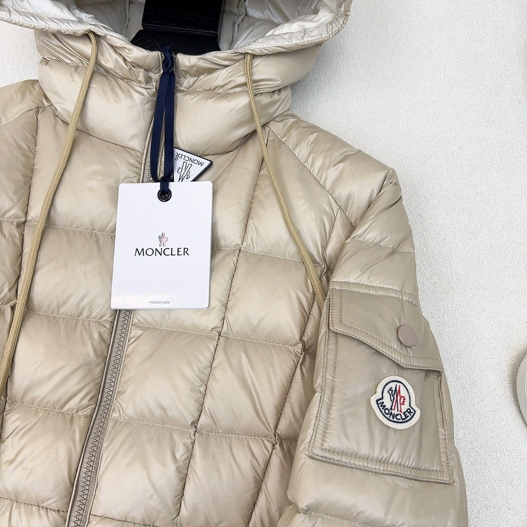 Moncler Down Jackets Flexible 146006