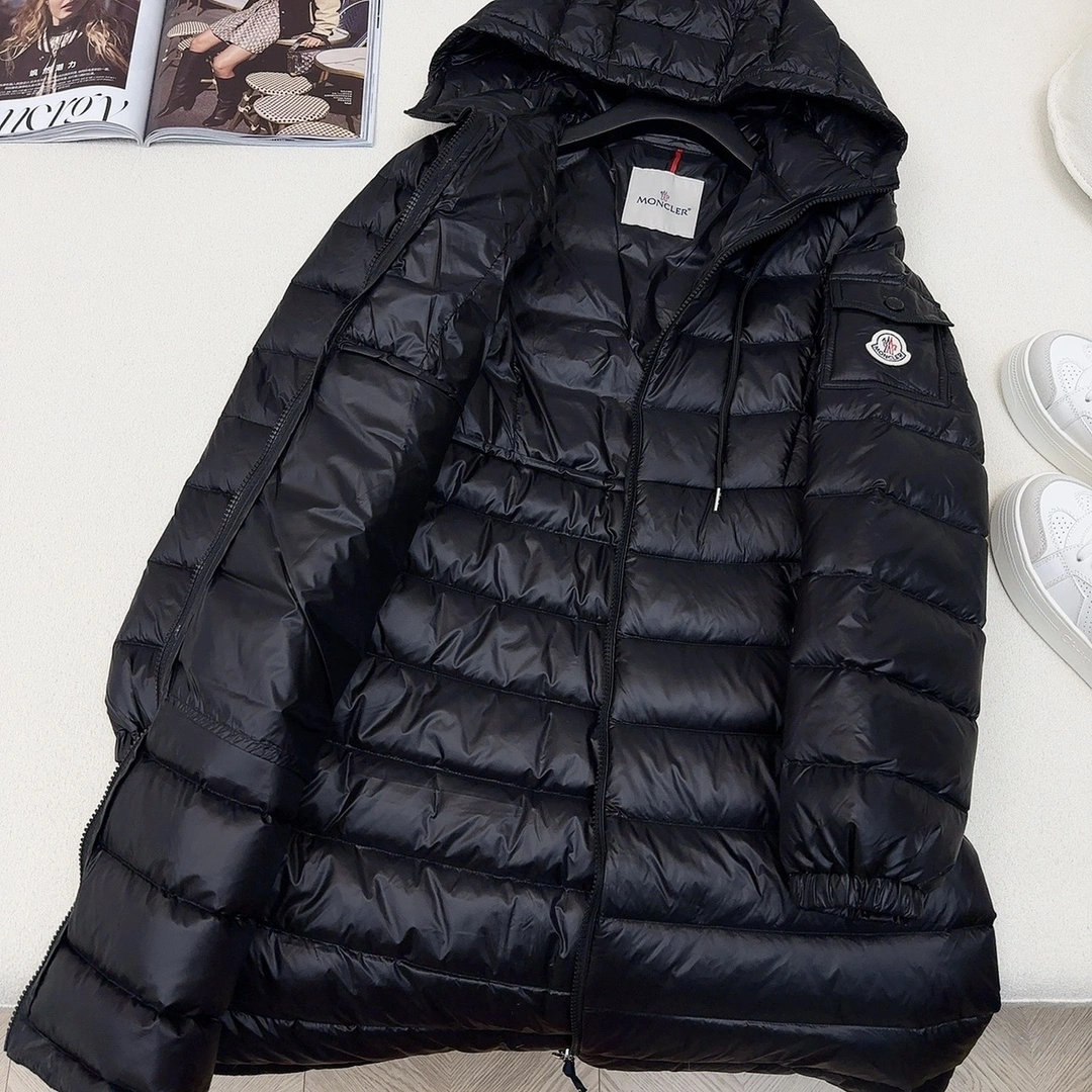 Moncler Down Jackets MultiPurpose 146001