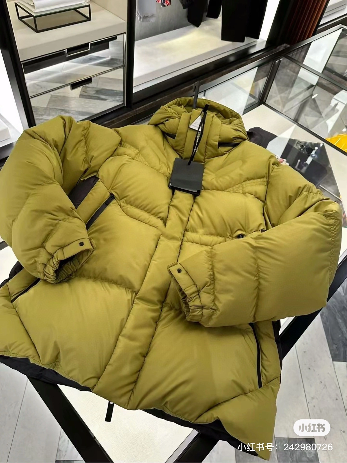 Moncler Down Jackets Efficient 146003