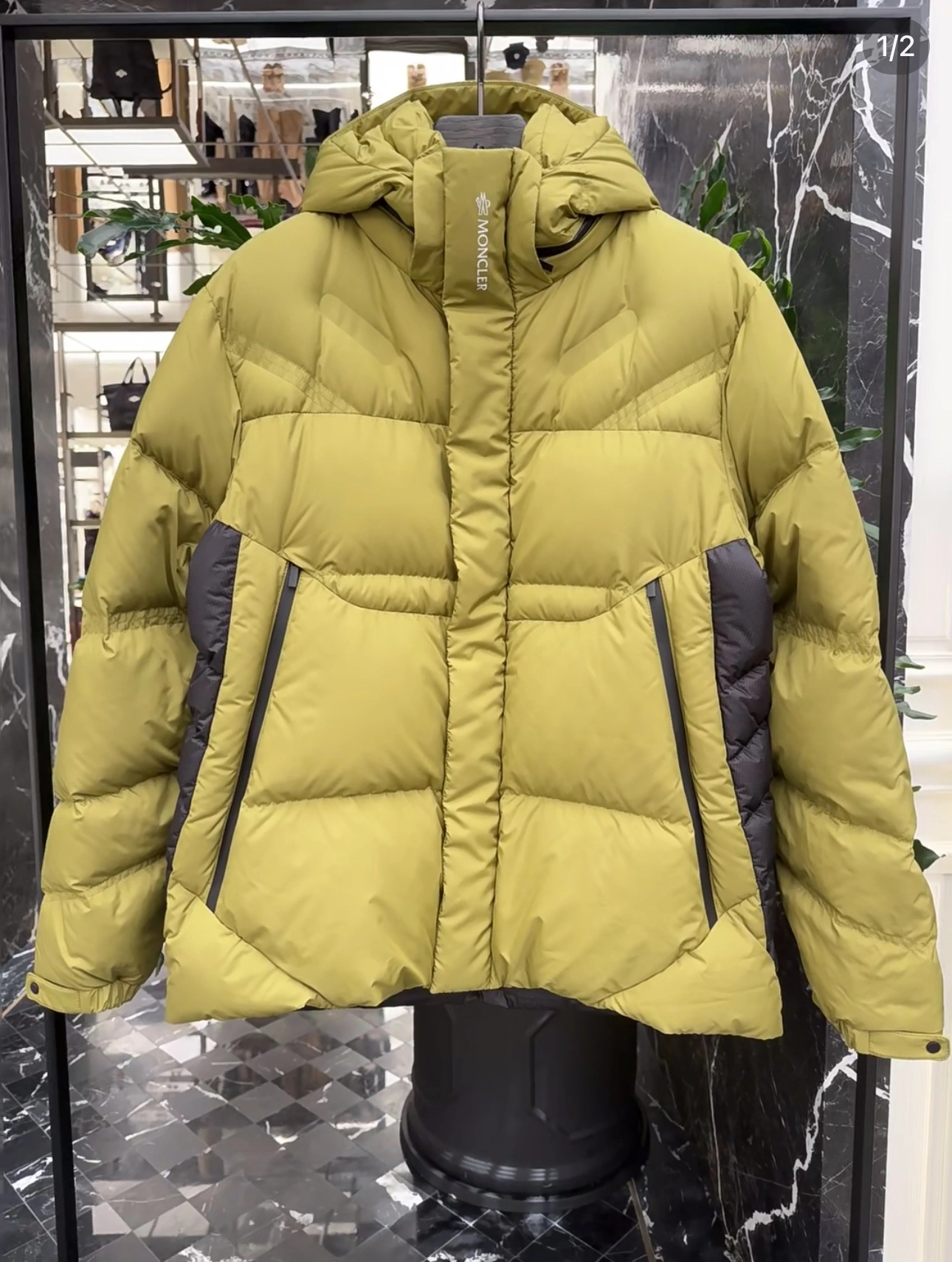 Moncler Down Jackets Efficient 146003