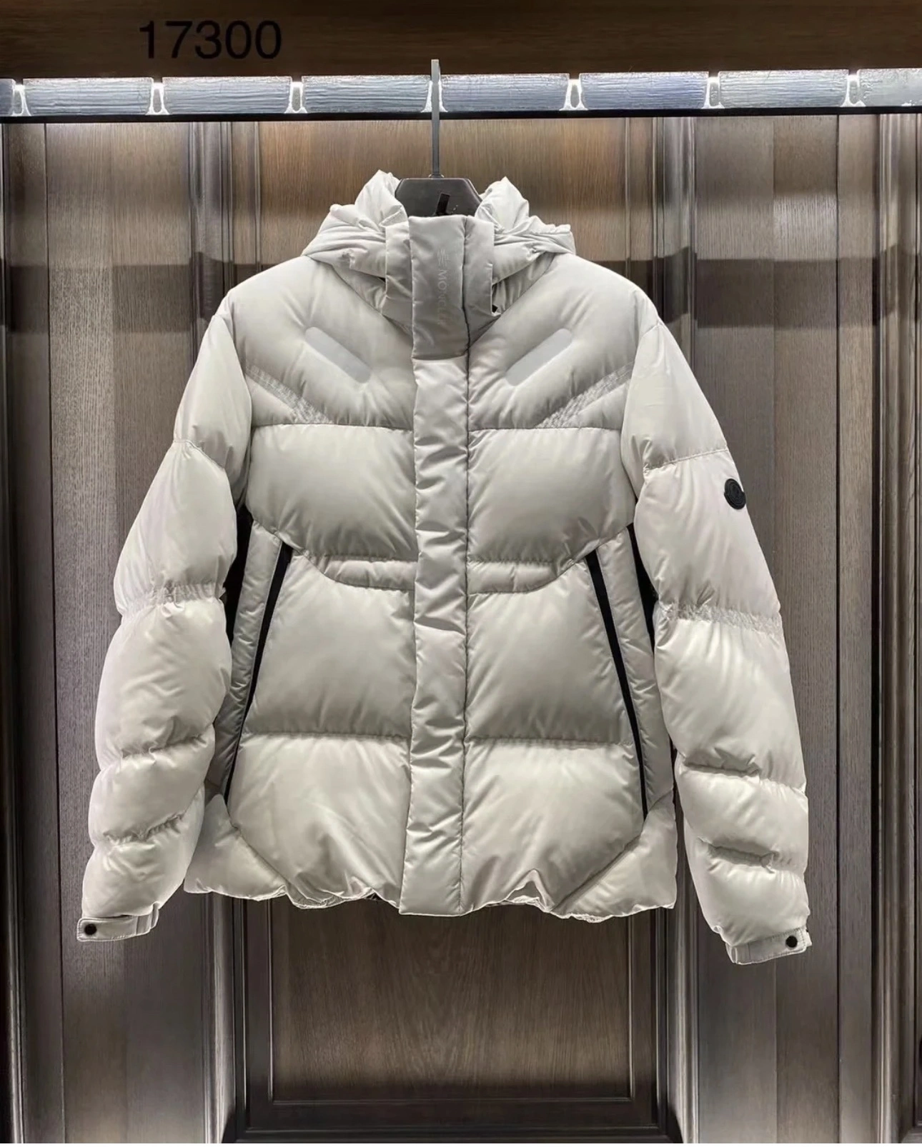 Moncler Down Jackets Tailored 146004