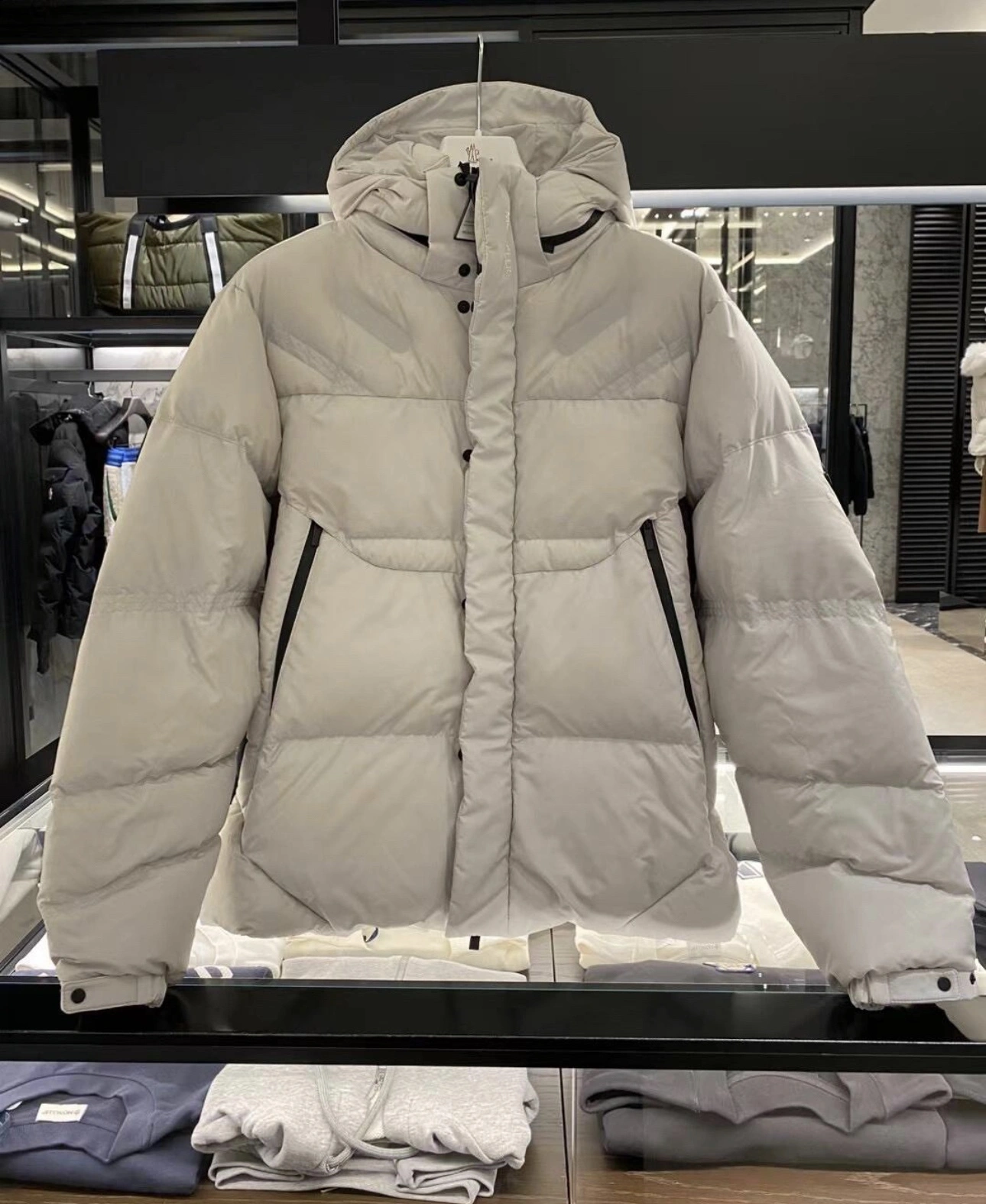 Moncler Down Jackets Tailored 146004