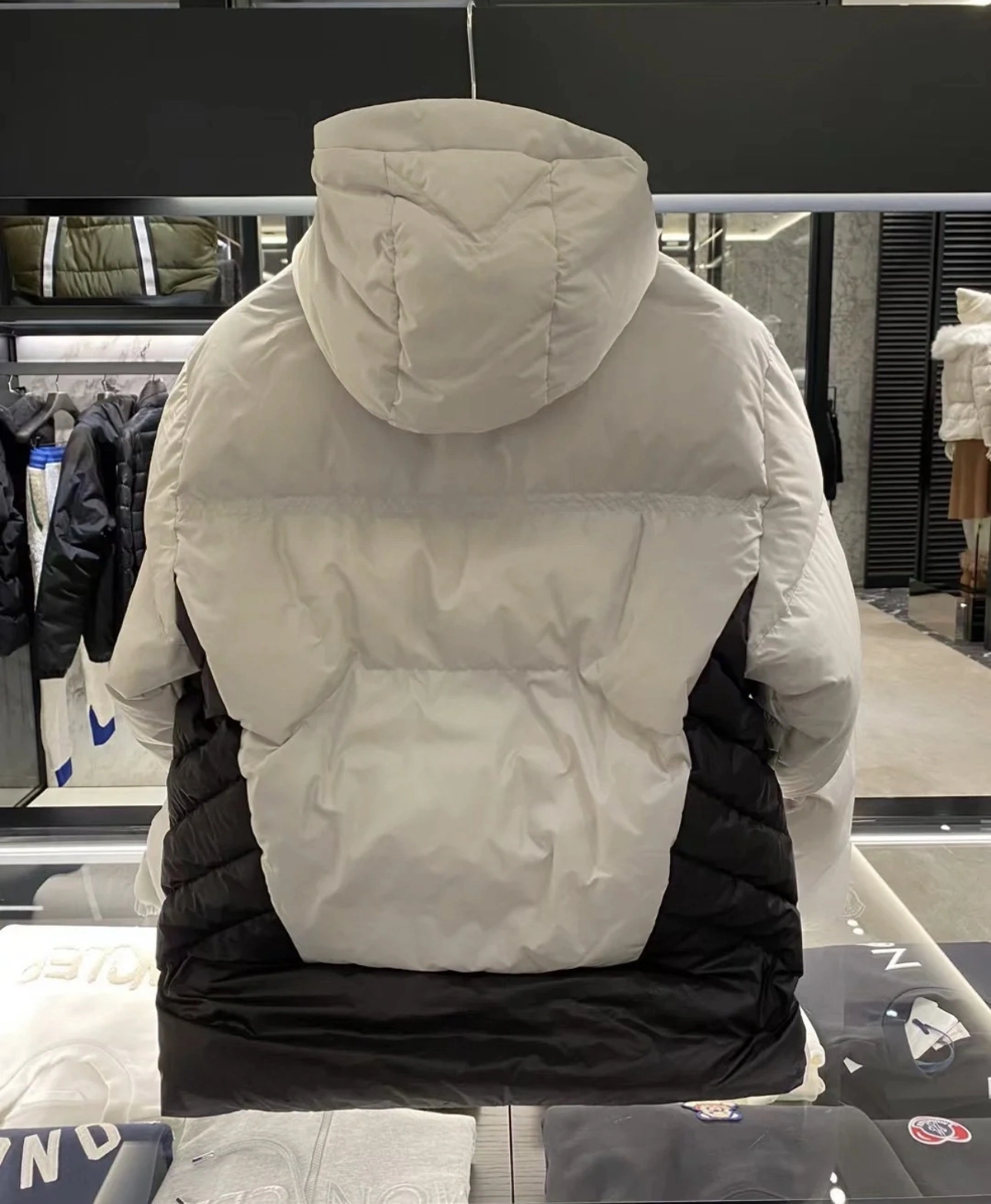 Moncler Down Jackets Tailored 146004