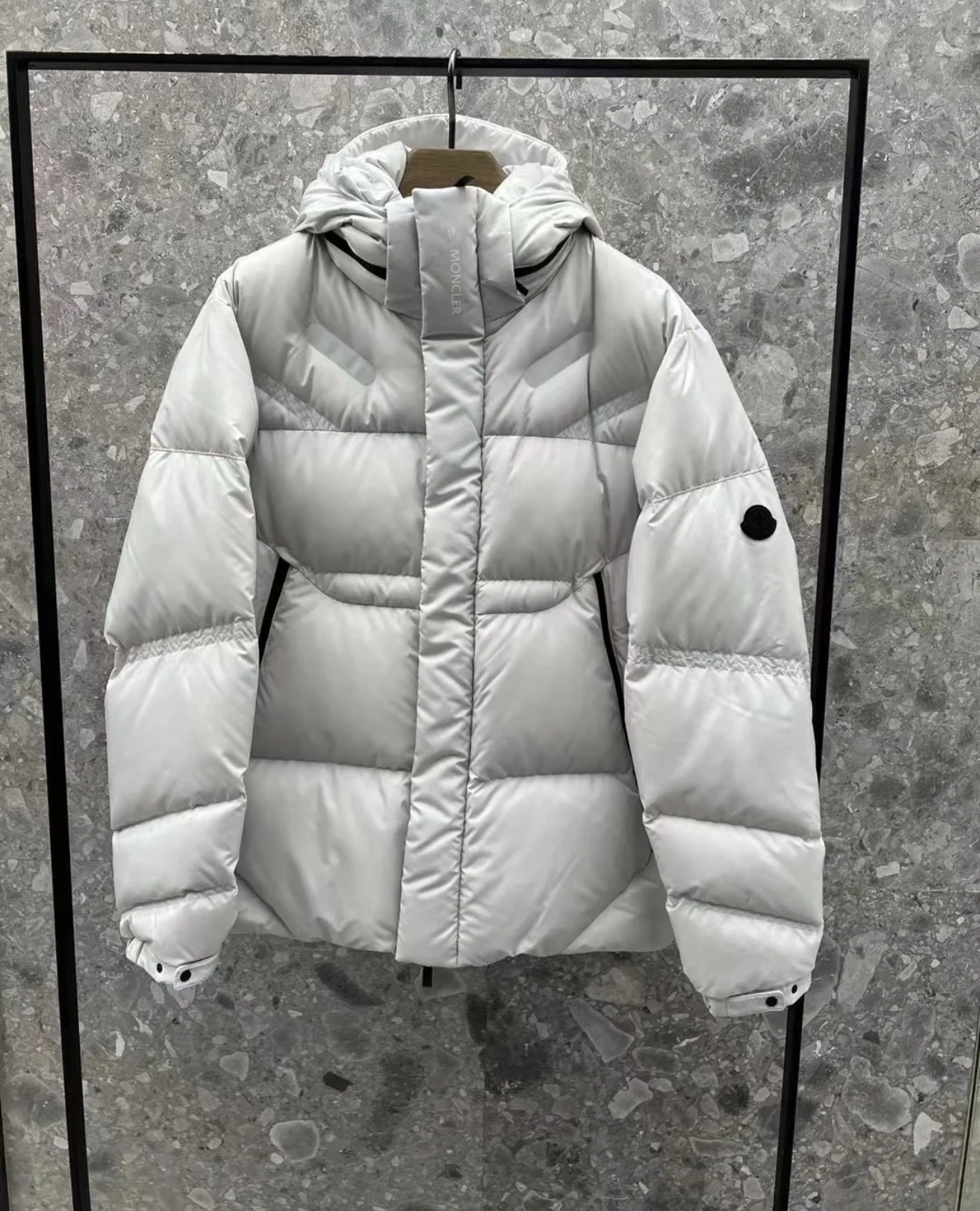 Moncler Down Jackets Tailored 146004